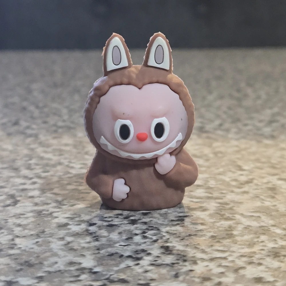🍒🍒 (Bundle Only) Cute Brown Labubu The Monster Pencil Sharpner